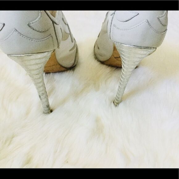 Brian Atwood Linscott Scrolled Pumps - Picture 4 of 6